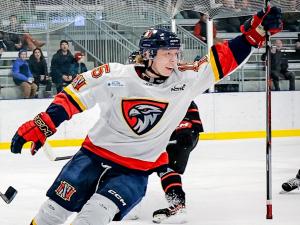 The Niverville Nighthawks were able to find some offence once again in a big 4–2 win over the Selkirk Steelers.