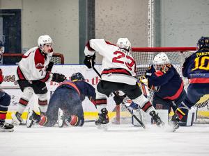 The Niverville Nighthawks earned a point on Sunday night but weren’t able to pull through in extra time as they fell 3–2 in a shootout to the Virden Oil Capitals.