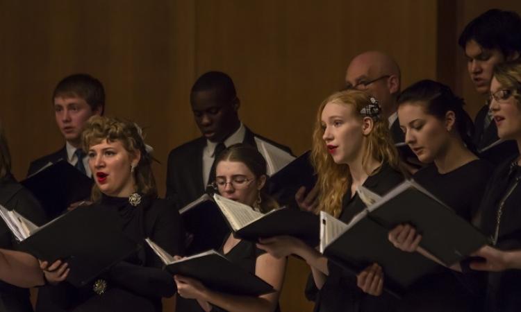  Providence University College is pleased to announce the return of Festival of Christmas Praise on Friday, December 2.
