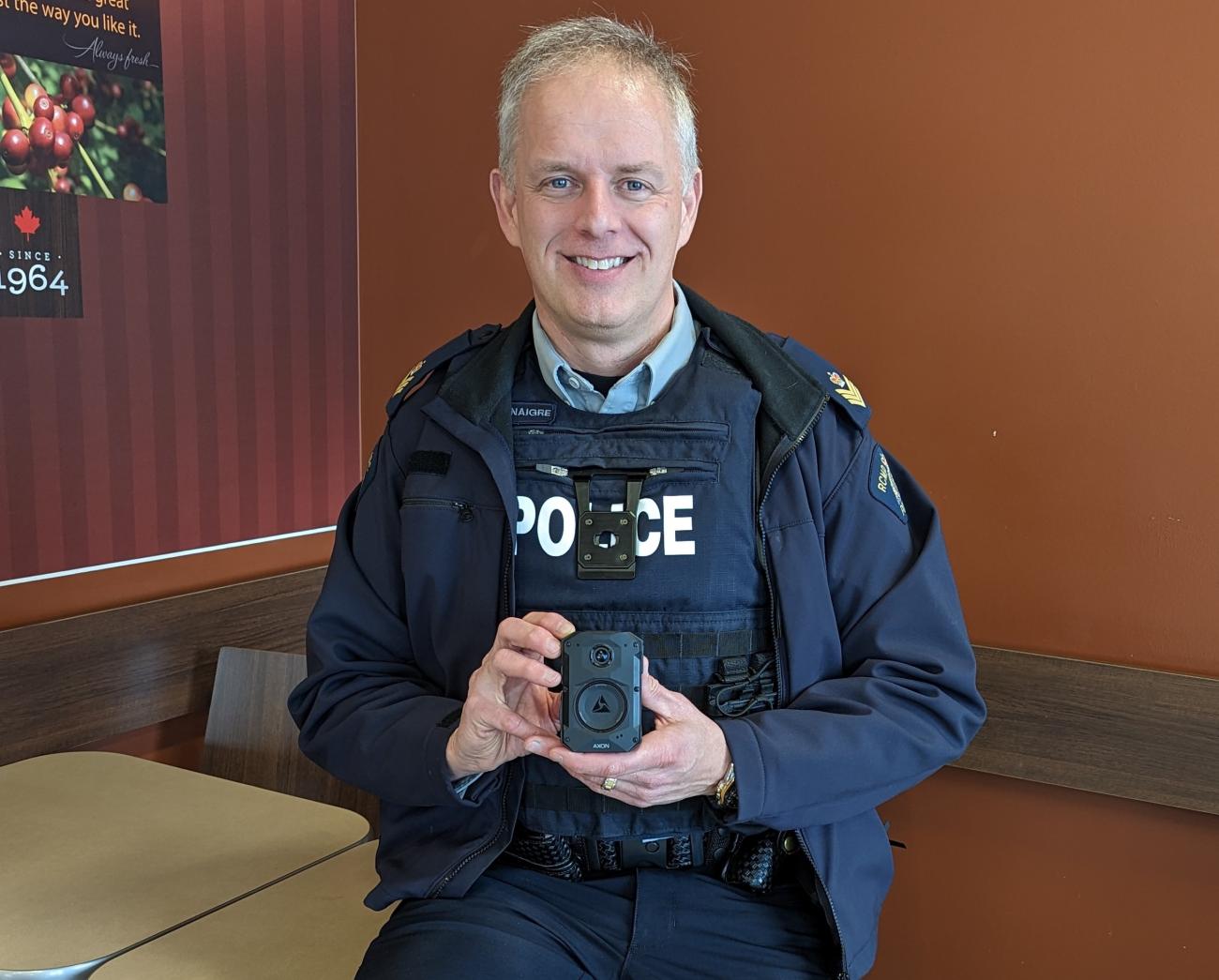 In 18 months or less, RCMP staff across the country will have one more tool on their toolbelt to help solve crime: body cameras. Manitoba’s official rollout of the new device began on November 22 with the Steinbach detachment. In that city, 33 officers are already using the cameras.