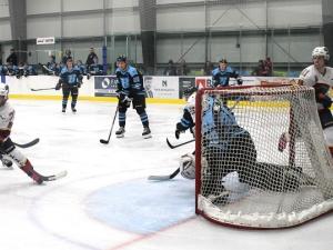 The Niverville Nighthawks had a big 6–1 win over the Winnipeg Blues to get back into the win column on Saturday night at the CRRC. 