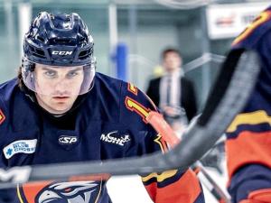 The Steinbach Pistons got the best of the Niverville Nighthawks in game one of their best-of-seven series with a decisive 5–2 win on Friday night in La Broquerie