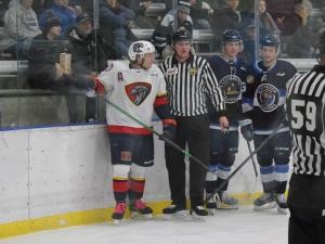 The Niverville Nighthawks gave it a spirited effort on Sunday afternoon at the CRRC but were ultimately thwarted 3–2 by the first-place Steinbach Pistons.