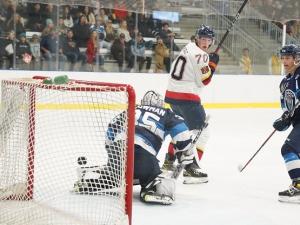 Call them the giant killers! For the second time this season, the Niverville Nighthawks have knocked off the first-place Steinbach Pistons, this time with a massive 5–2 win at the CRRC on Friday night.