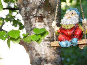 To help mark Niverville’s fiftieth year since incorporation, the Niverville Communities in Bloom (NCIB) committee is hosting the Better Gnomes and Garden Tours on Saturday, July 27 from 11:00 a.m. until 3:00 p.m.