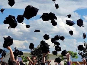 Staff at École-Collège Régional Gabrielle-Roy in Île-des-Chênes and the Niverville High School (NHS) have had to get creative this spring in order to make plans for their schools’ upcoming graduation ceremonies. 