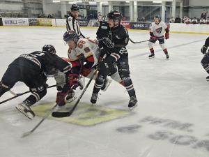 The Niverville Nighthawks put on a clinic on Sunday afternoon at the CRRC with an 8–2 demolition of the Swan Valley Stampeders.