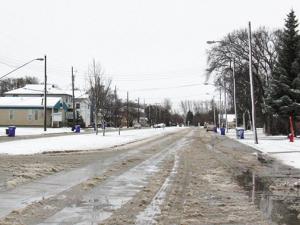 Main Street in Île-des-Chênes