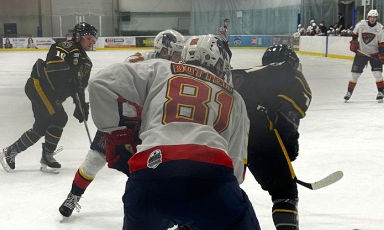 The Niverville Nighthawks snapped a three-game losing streak on Wednesday night at the CRRC with a big 3–2 win over the Neepawa Titans.