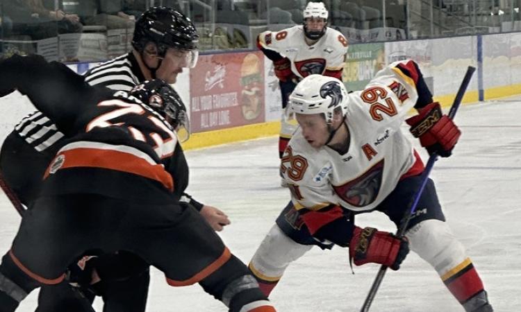 The Niverville Nighthawks once again found themselves on the losing end of things as they fell 7–2 to the Winkler Flyers on Wednesday night on the road.