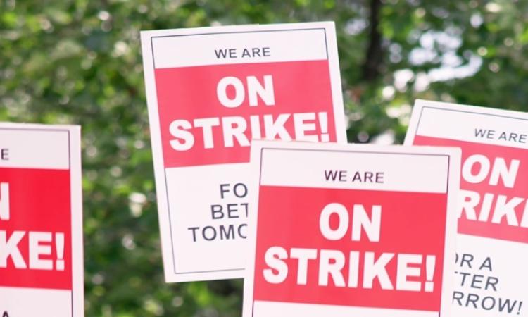 Custodial staff of the Seine River School Division (SRSD) are hitting the picket lines as of 8:00 a.m. on Monday, February 12.