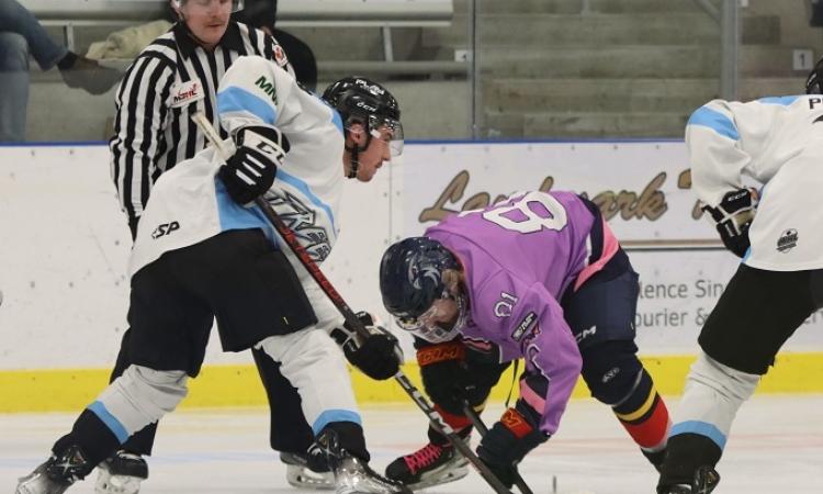  The Niverville Nighthawks got back into the win column with a big 7–4 victory over the Winnipeg Freeze on Wednesday night at the CRRC.