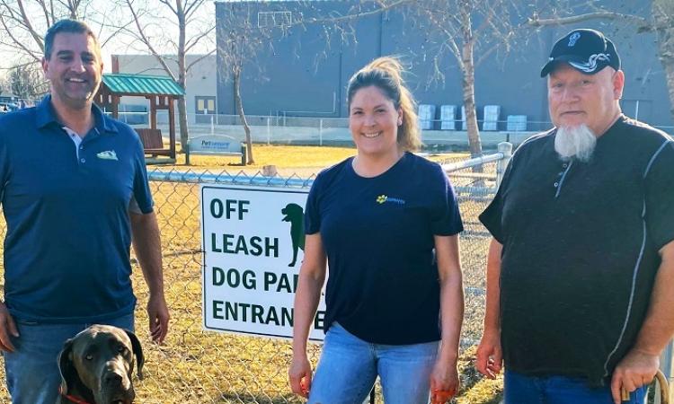Councillor Nathan Dueck, Amanda MacLean of RuffMutts, and Barry Piasta.