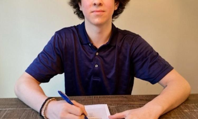 Eric Martin, the first player signed to the Niverville Nighthawks.