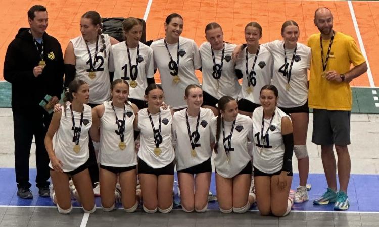 The golden U14 female volleyball south white volleyball team.