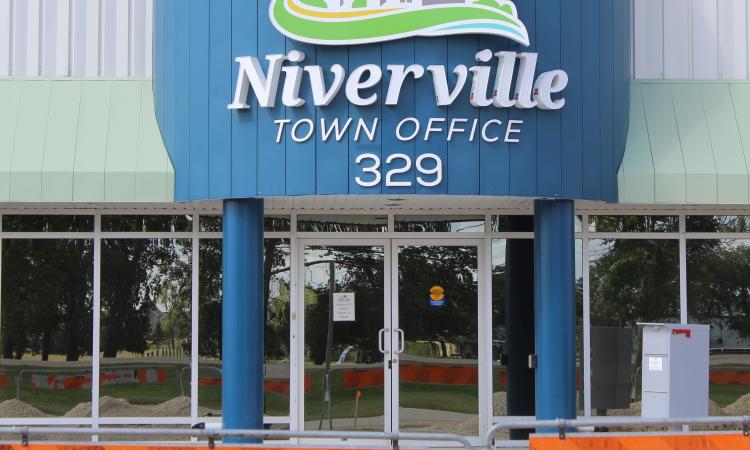The municipal office in Niverville.