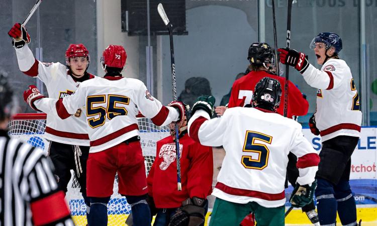 The Niverville Nighthawks improved to a perfect 4–0 on the preseason with a 4–3 overtime win over the Selkirk Steelers at the CRRC on Wednesday evening.