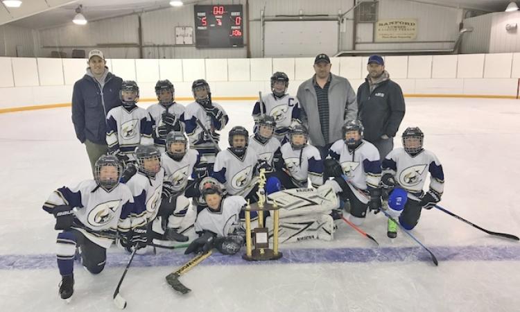 The Atom B Clippers, who won first place at this year's Rob West Tournament