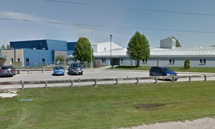 Collège Régional Gabrielle-Roy in Île-des-Chênes.