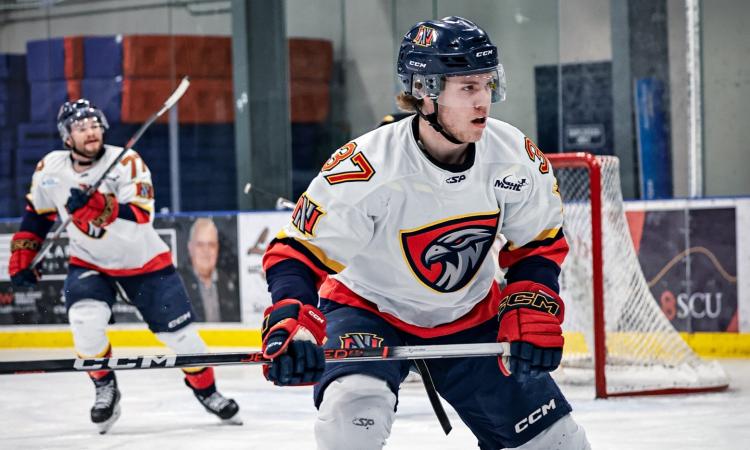 The Niverville Nighthawks bounced back from a loss last week with a big Friday night win at home over the rival Selkirk Steelers, a team with whom they’re battled for a playoff spot.