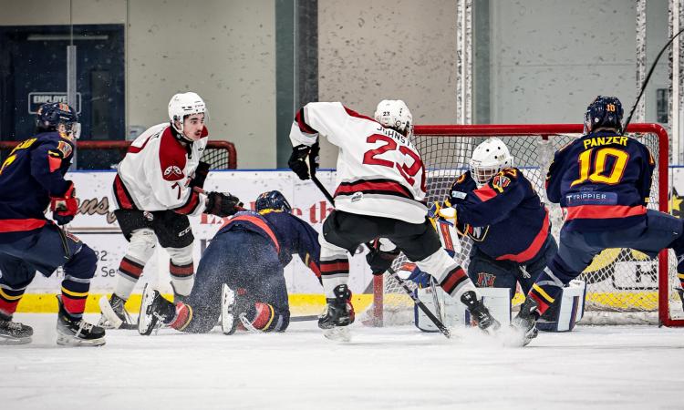 The Niverville Nighthawks earned a point on Sunday night but weren’t able to pull through in extra time as they fell 3–2 in a shootout to the Virden Oil Capitals.