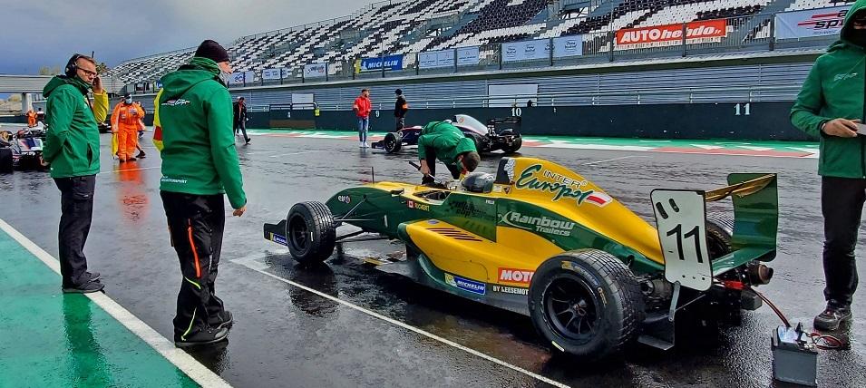 Richert had to navigate some difficult weather conditions on race day.