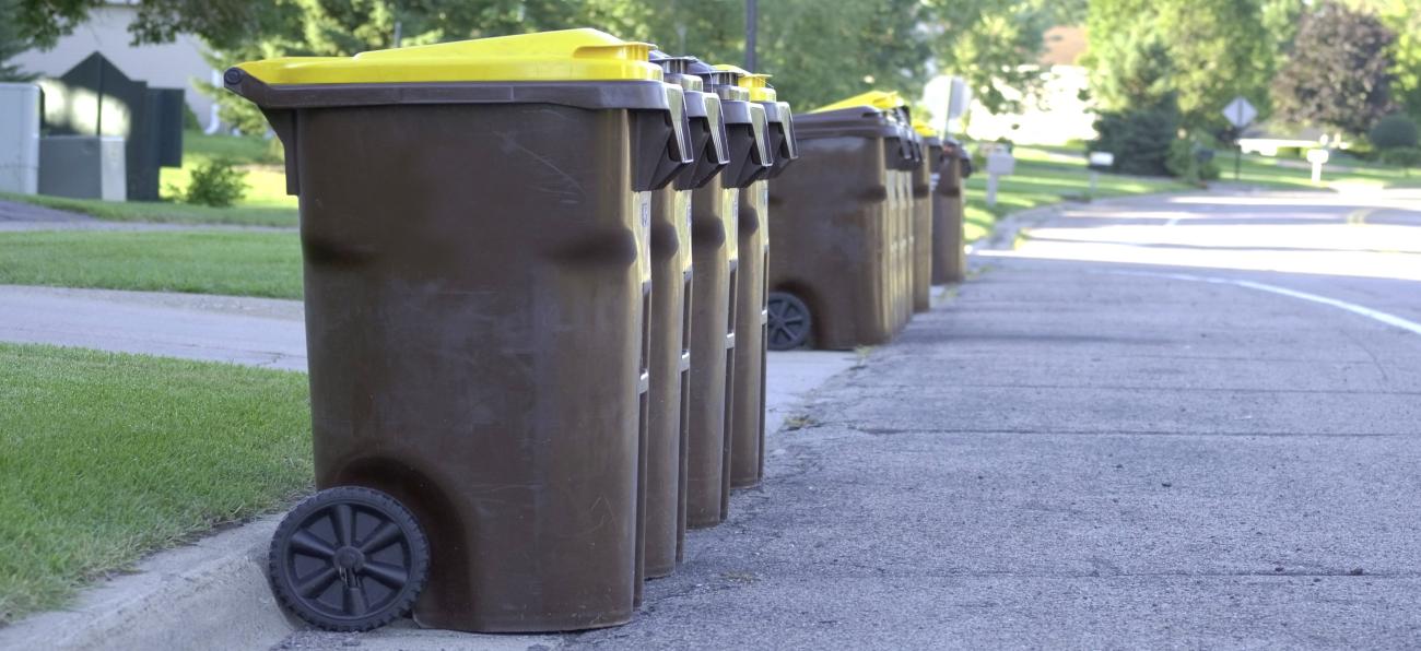 Homeowners in Niverville will be asked to pay slightly more per year for garbage and recycling collection. Residents had been paying $118.07 per year, but going forward the proposed rate is $125, an increase of $6.93. 