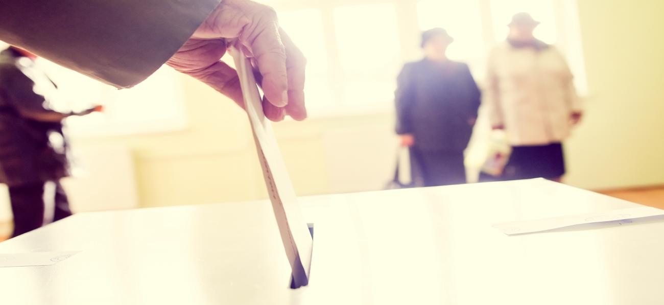  Manitoba’s forty-second general election, held on September 10, is in the books, and Premier Brian Pallister’s Progressive Conservatives have won a second majority government. Unofficial tallies as of Tuesday night peg the seat counts at 36 for the PCs, 18 for the NDP, and 3 for the Manitoba Liberals.