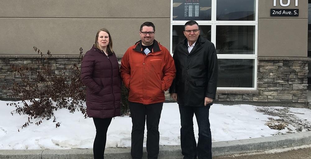 Open Health Business Manager Kristen Fyfe, Niverville CAO Eric King, and Mayor Myron Dyck.