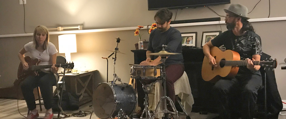 A live in-home performance in Niverville.