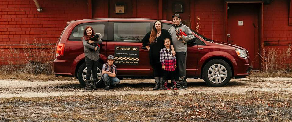 Rochelle and Neil Rawdon-Alexander with their children Paloma, AJ, and Elaina. 