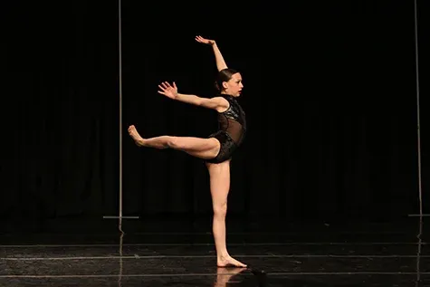 Brenne Abgrall performing